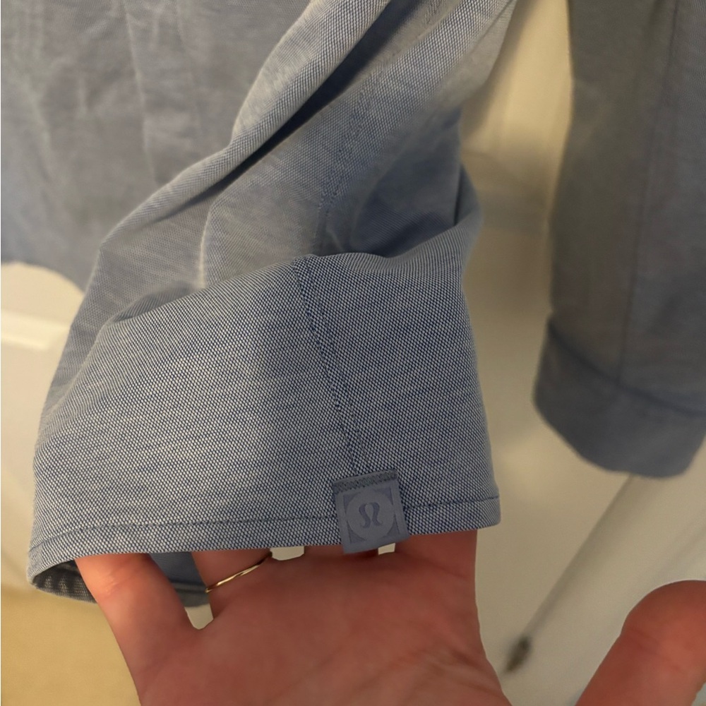 men’s lululemon button up - Picture 3 of 5